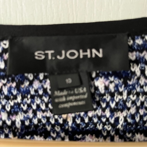 St. John Women's Navy and White Tweed Blazer - Picture 4 of 5